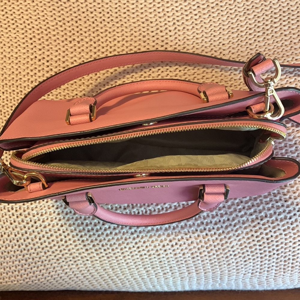 Rosy Pink Michael Kors Purse💕 - Picture 2 of 2